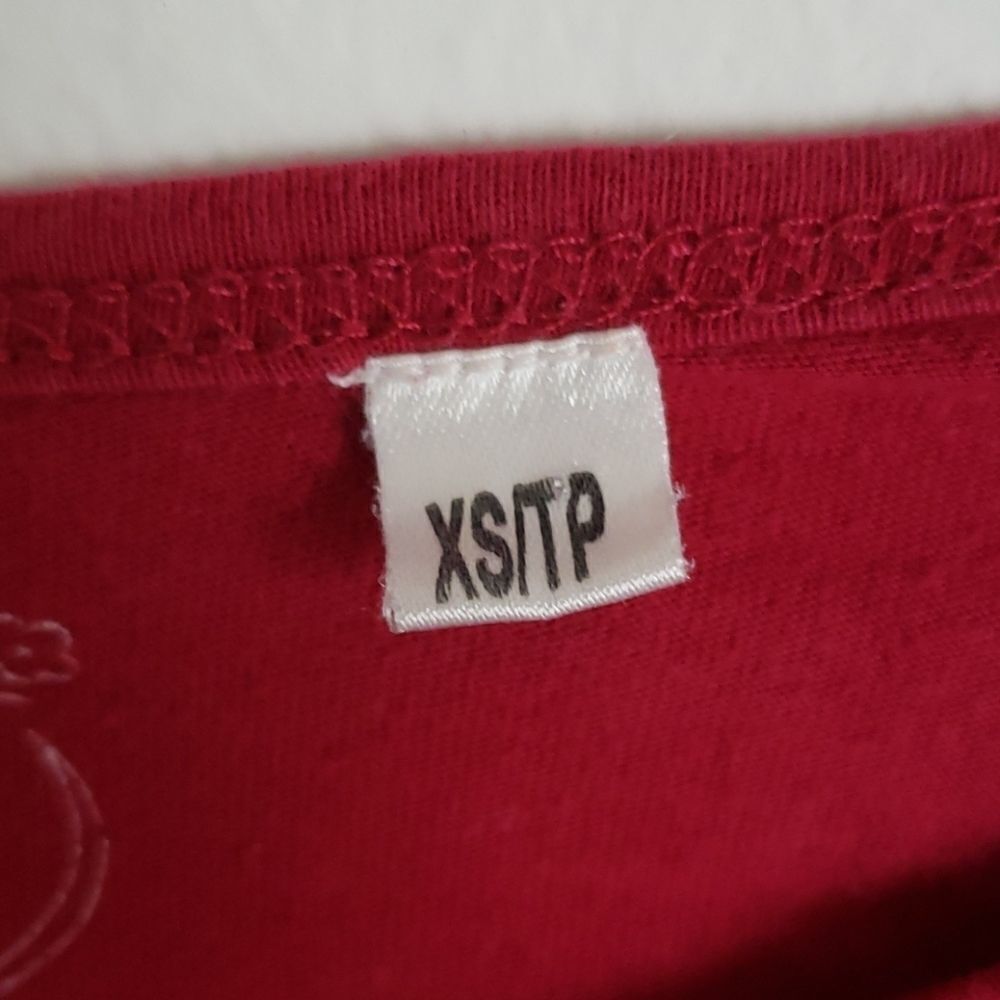 Red Shirt   - Picture 3 of 4